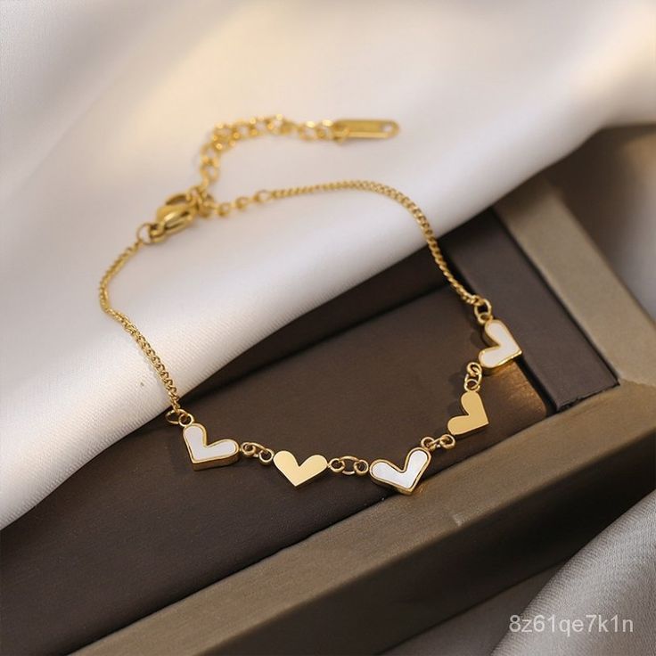 Shell Hearts Bracelet FO31 – Elegant Gold